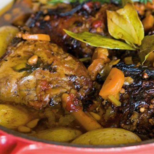 Gebraiseerde kalfsborst met knoflook en rozemarijn